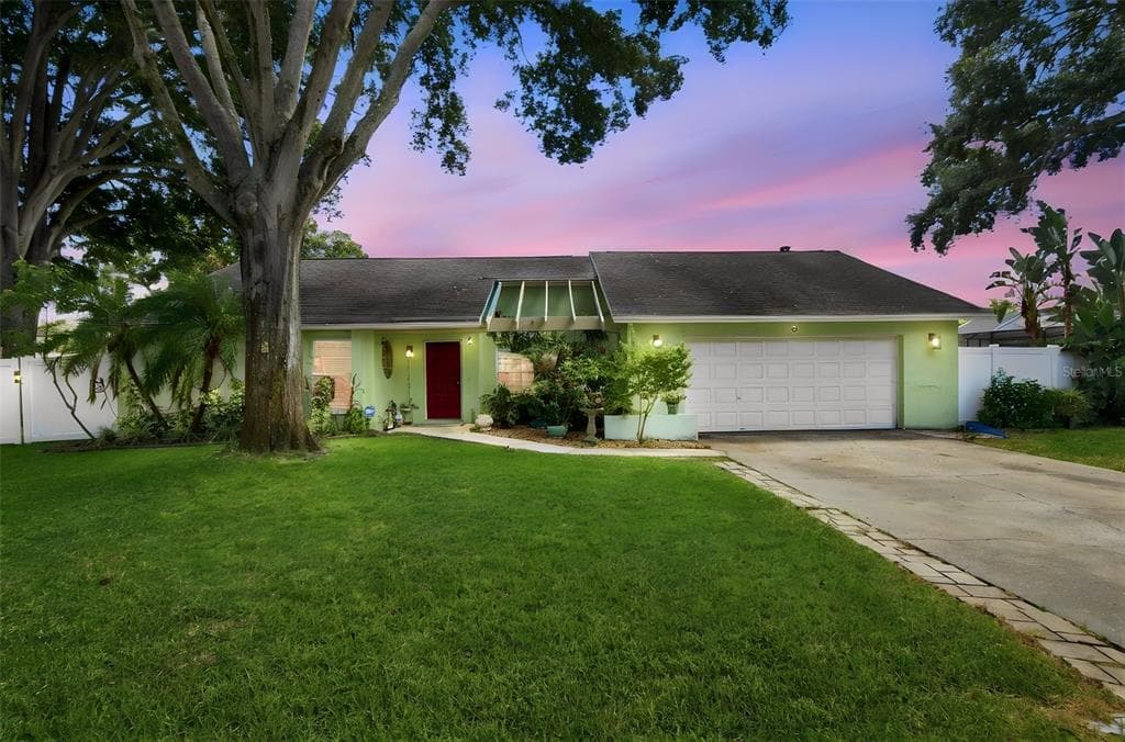 157 FOXCROFT DRIVE E PALM HARBOR, FL 34683