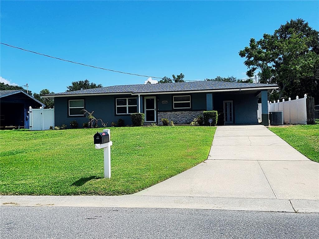 1337 LEE COURT LEESBURG, FL 34748