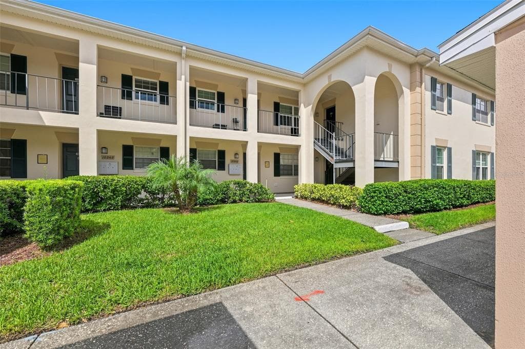 10342 CARROLLWOOD LANE UNIT 168 TAMPA, FL 33618