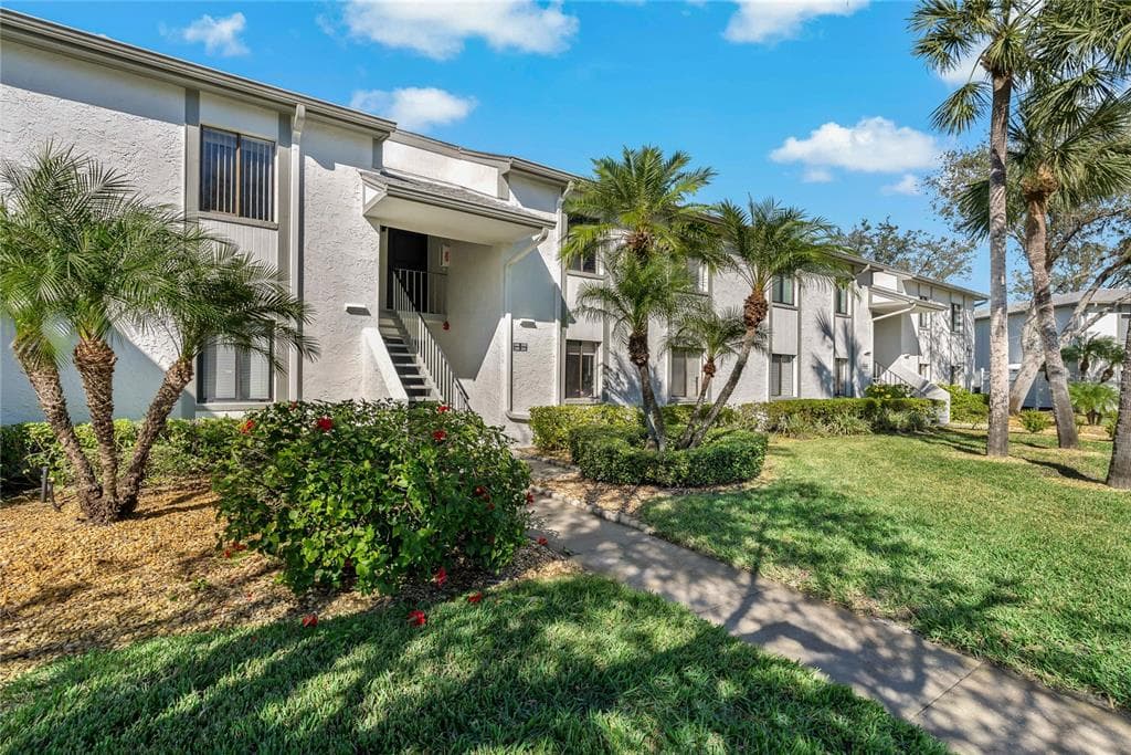 122 E CYPRESS COURT UNIT 122 OLDSMAR, FL 34677
