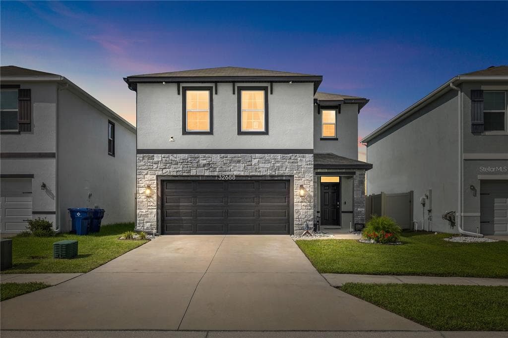 32688 CANYONLANDS DRIVE WESLEY CHAPEL, FL 33543
