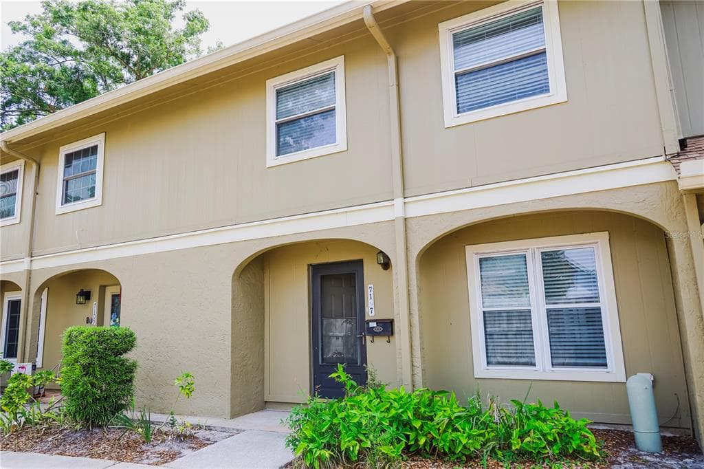 7107 HERNANDO COURT