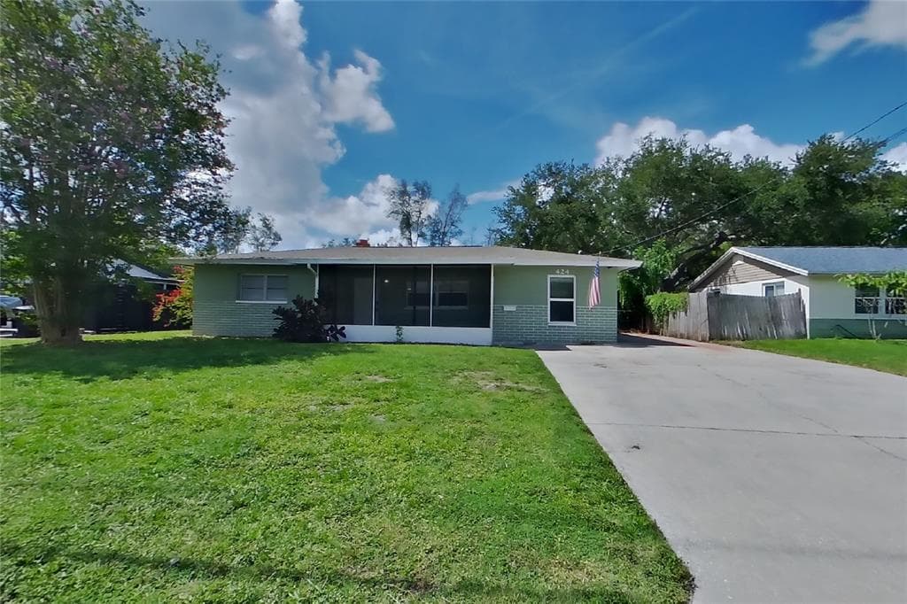 424 55TH AVENUE NE ST PETERSBURG, FL 33703