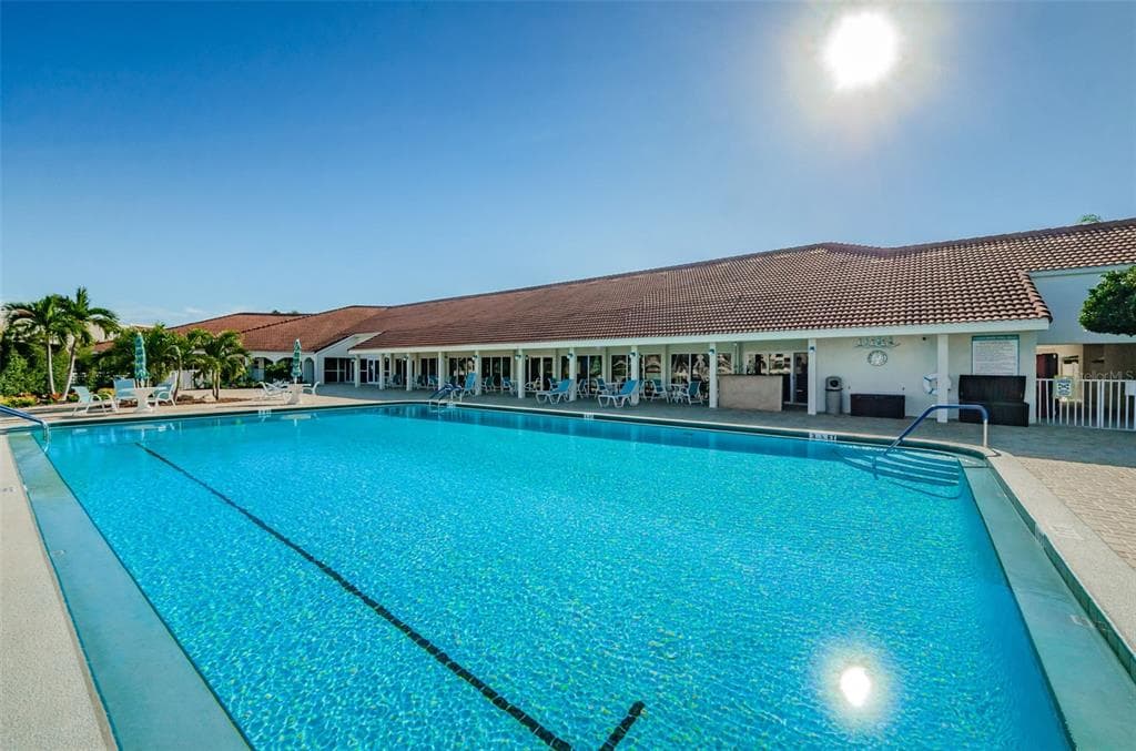 7902 SAILBOAT KEY BOULEVARD S UNIT 605 SOUTH PASADENA, FL 33707