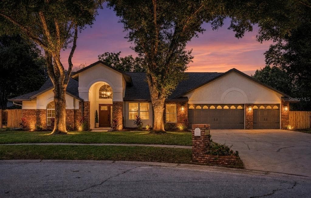 18107 WOODCREEK PLACE LUTZ, FL 33548