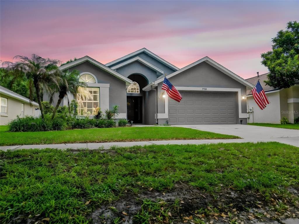 5720 HAWKLAKE RD LITHIA, FL 33547