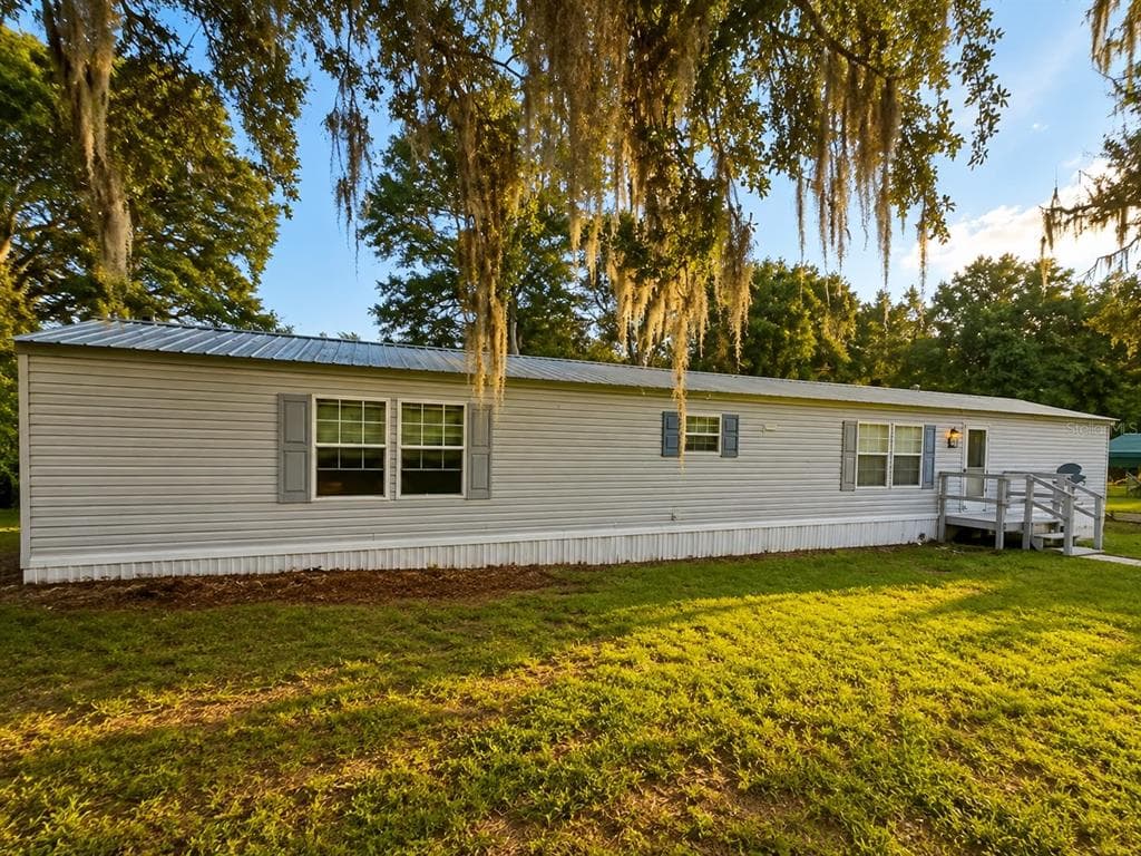 17689 SE 14TH STREET SILVER SPRINGS, FL 34488