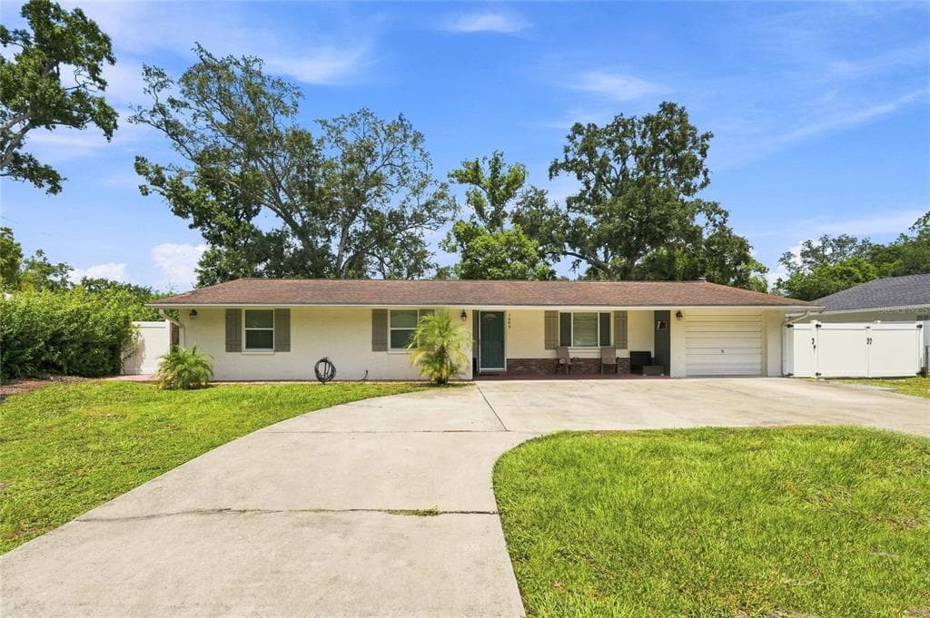 1909 W HANNA AVENUE TAMPA, FL 33604
