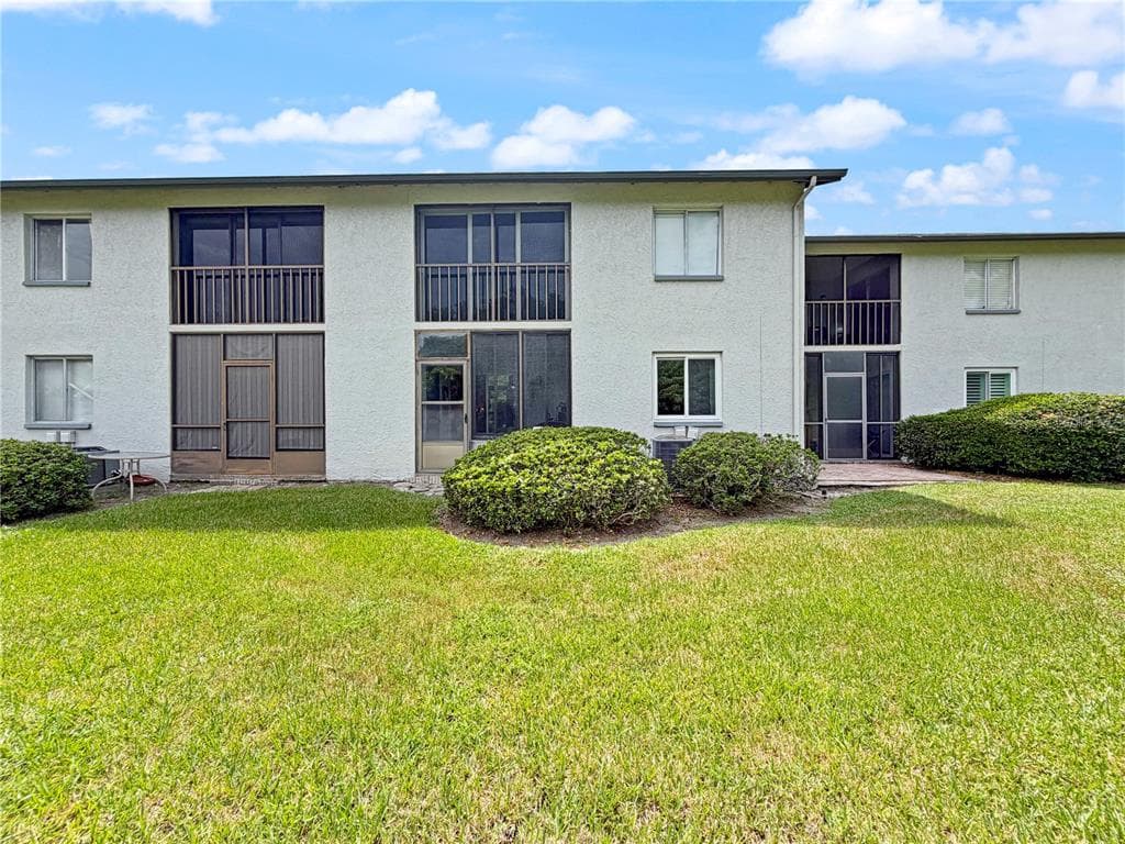 11201 122ND AVENUE UNIT 211 LARGO, FL 33778