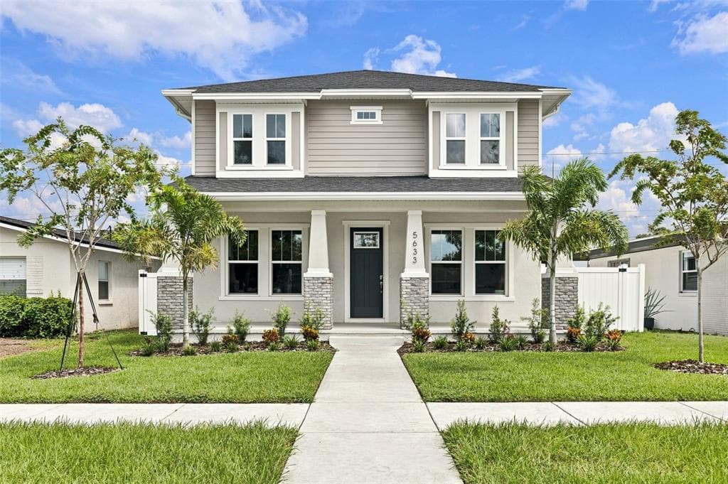 5633 DARTMOUTH AVENUE N ST PETERSBURG, FL 33710