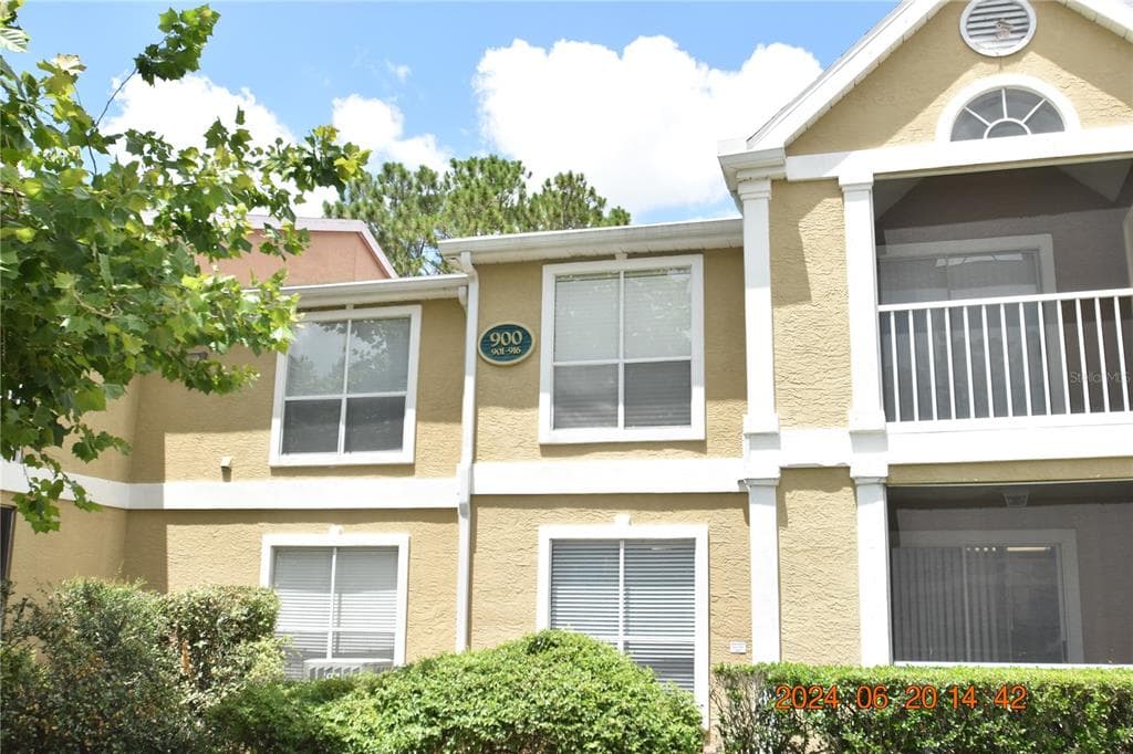 9481 HIGHLAND OAK DRIVE UNIT 909 TAMPA, FL 33647
