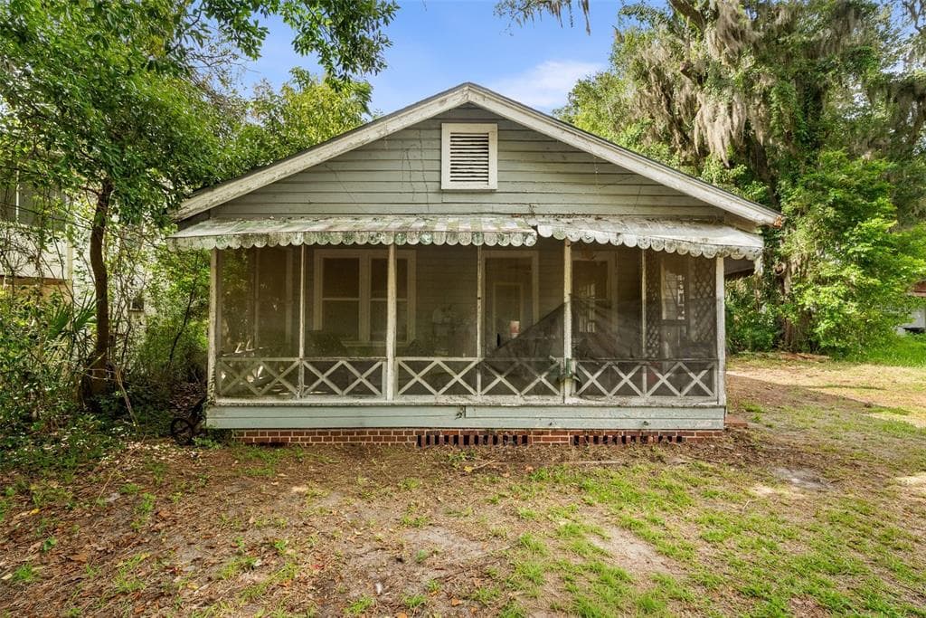 512 NW 9TH AVENUE GAINESVILLE, FL 32601