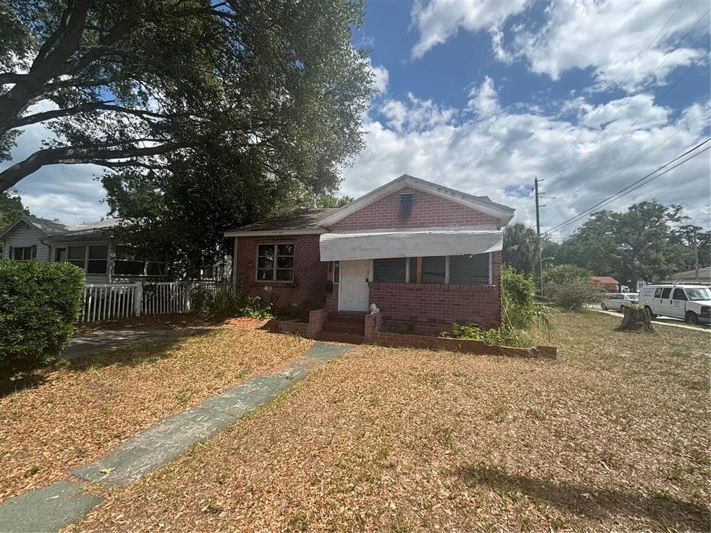 698 PARIS AVENUE S ST PETERSBURG, FL 33701