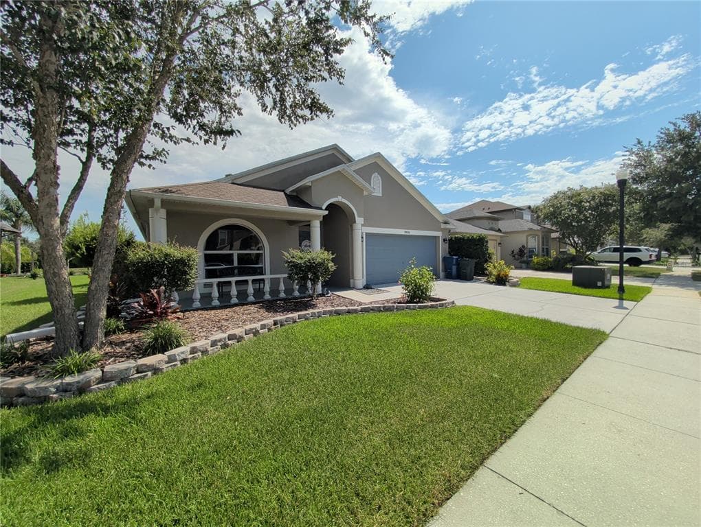30036 BERMUDA DUNES WAY WESLEY CHAPEL, FL 33543