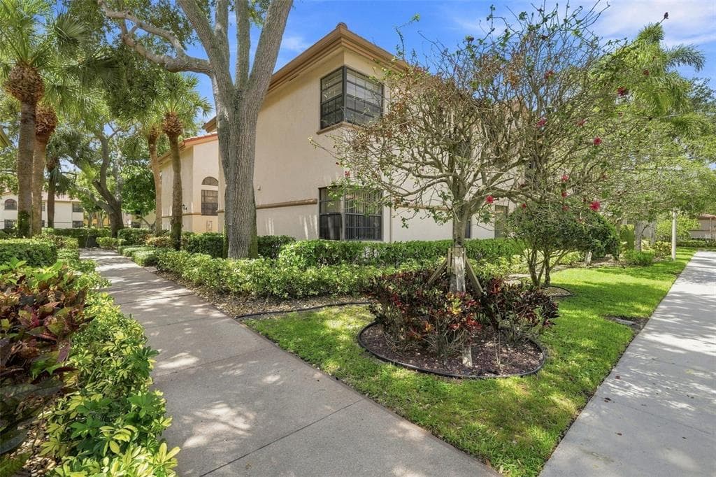 5196 EUROPA DRIVE UNIT F BOYNTON BEACH, FL 33437