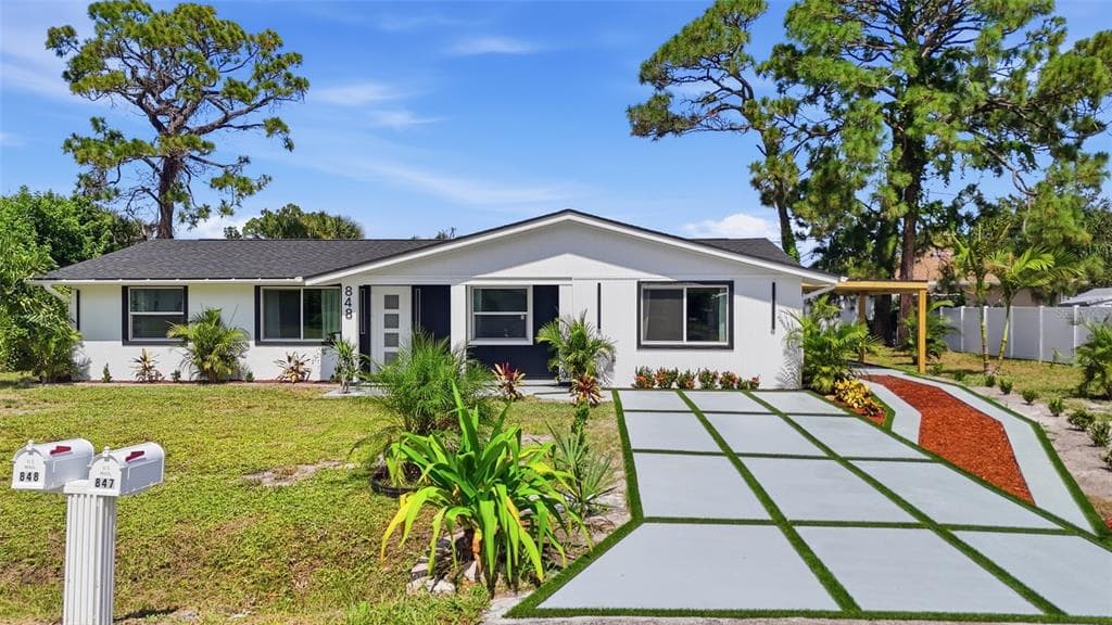 848 OLYMPIA ROAD VENICE, FL 34293