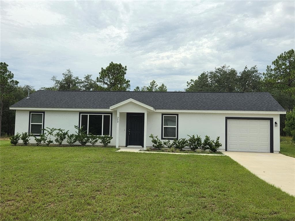 353 FISHER WAY OCKLAWAHA, FL 32179