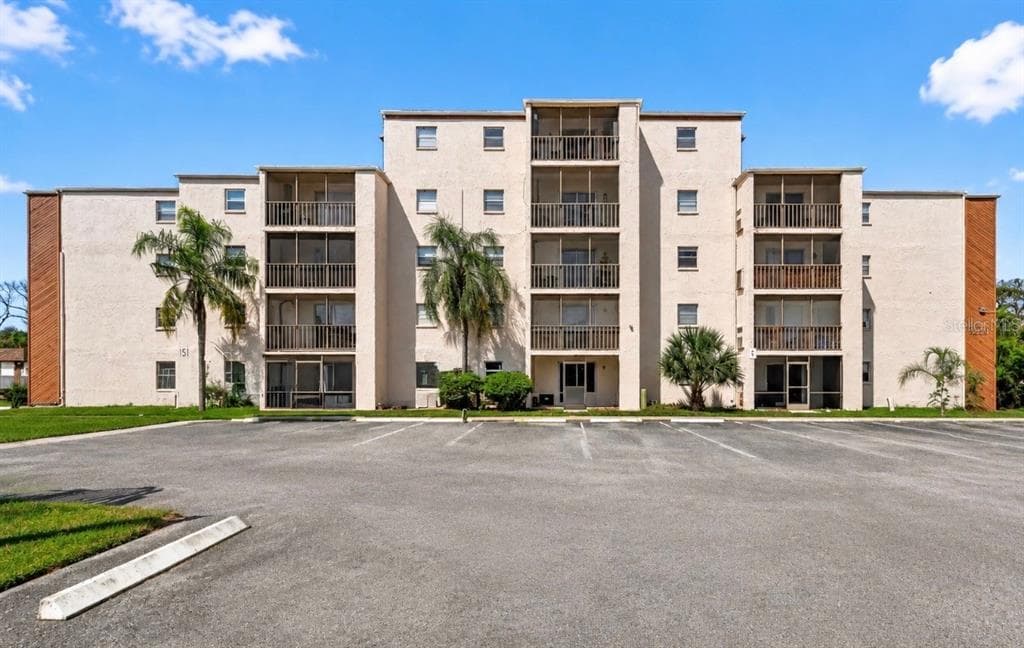 5541 BAY BOULEVARD UNIT 550