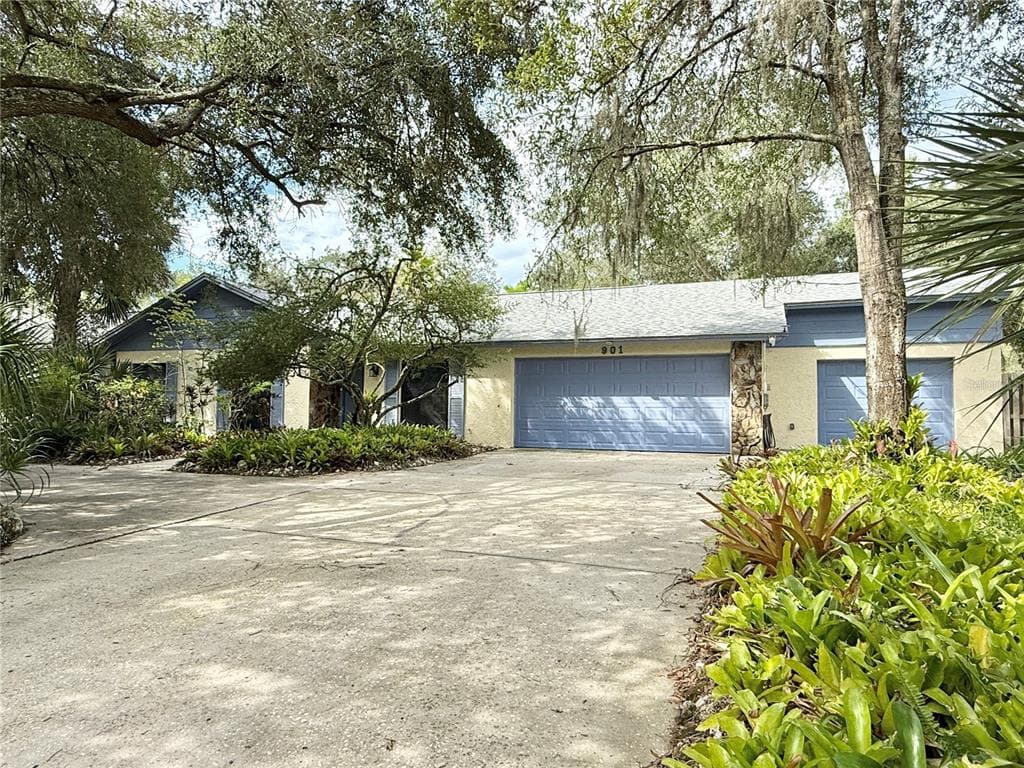 901 W RIVER DRIVE TEMPLE TERRACE, FL 33617