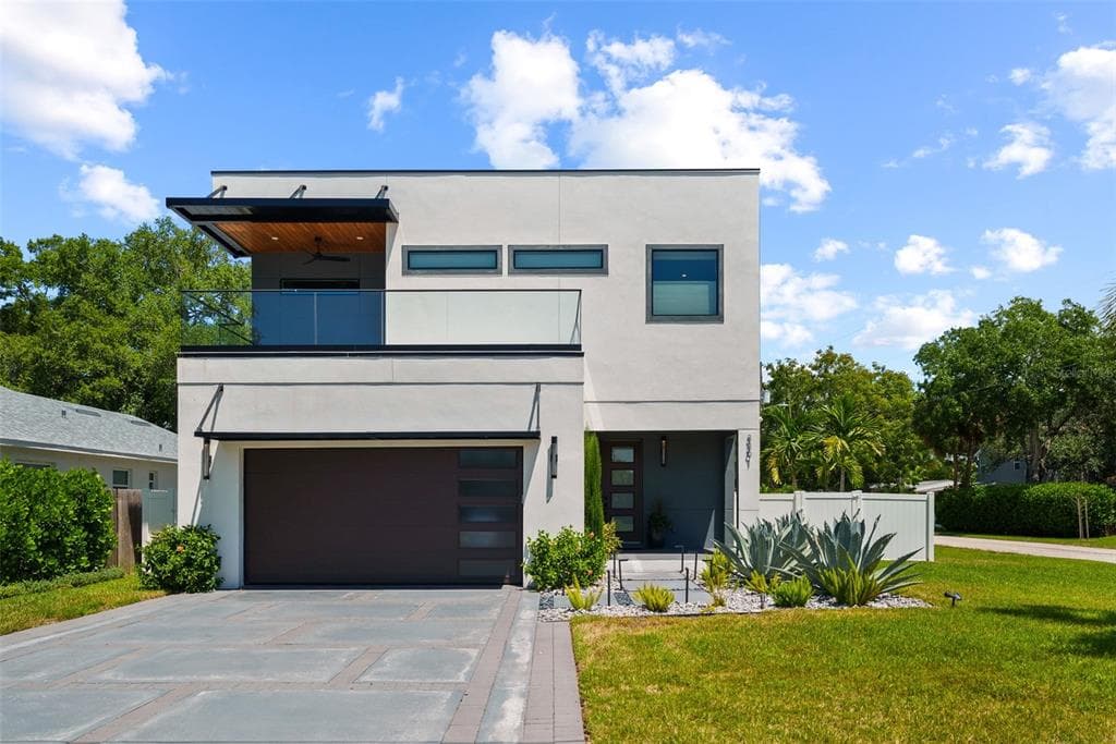 3301 W PAUL AVENUE TAMPA, FL 33611