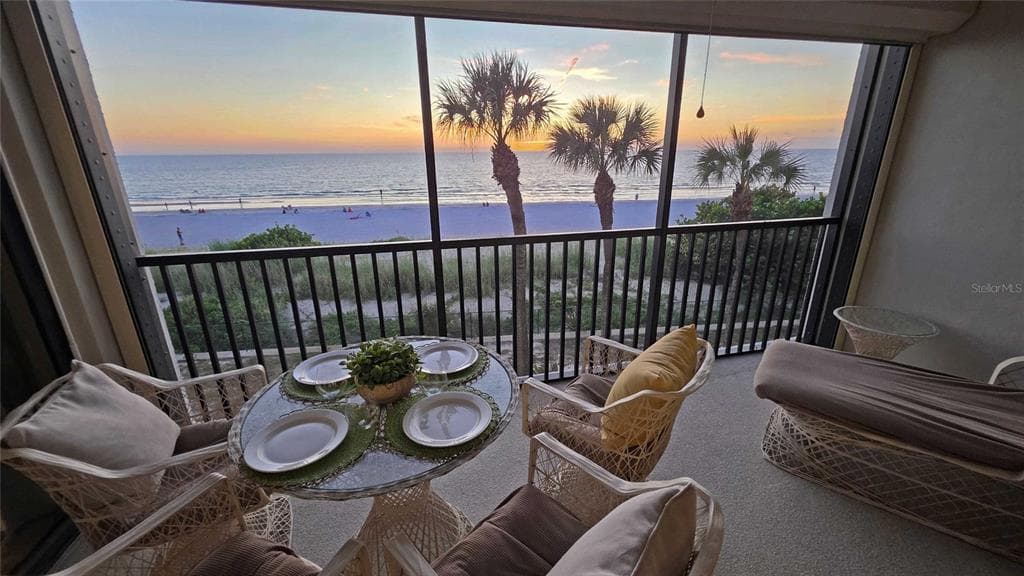900 GULF BOULEVARD UNIT 302 INDIAN ROCKS BEACH, FL 33785