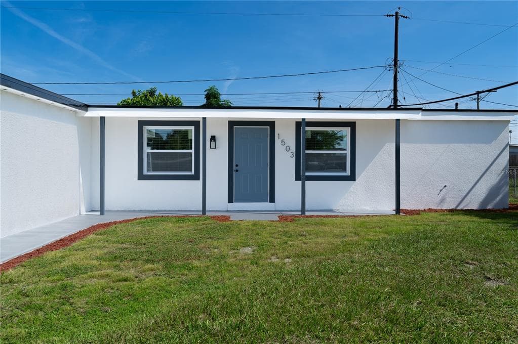 1503 LANCELOT LOOP TAMPA, FL 33619