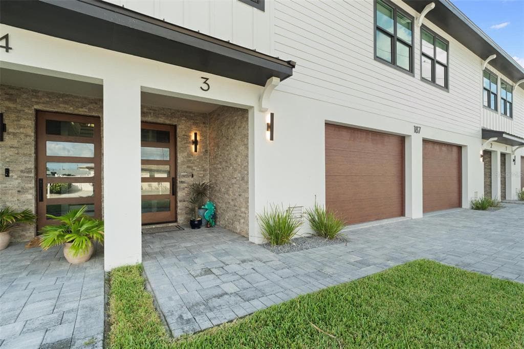 187 145TH AVENUE E UNIT 3 MADEIRA BEACH, FL 33708