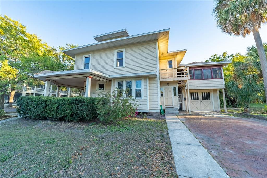 848 3RD STREET N UNIT 1/2