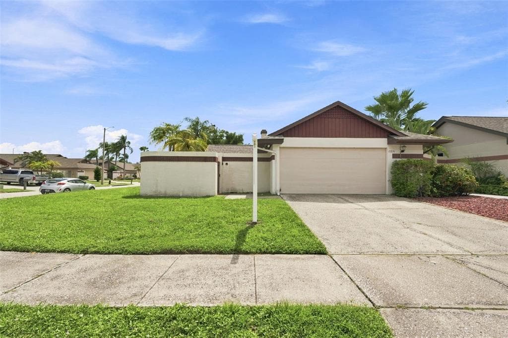 10836 VENICE CIRCLE TAMPA, FL 33635
