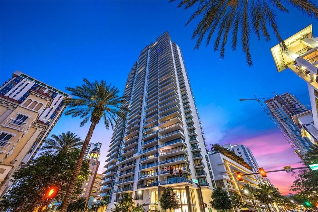 100 1ST AVENUE N UNIT 1603 ST PETERSBURG, FL 33701