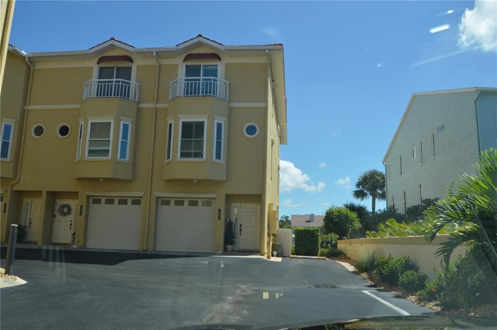 1063 PINELLAS BAYWAY S ST PETERSBURG, FL 33715