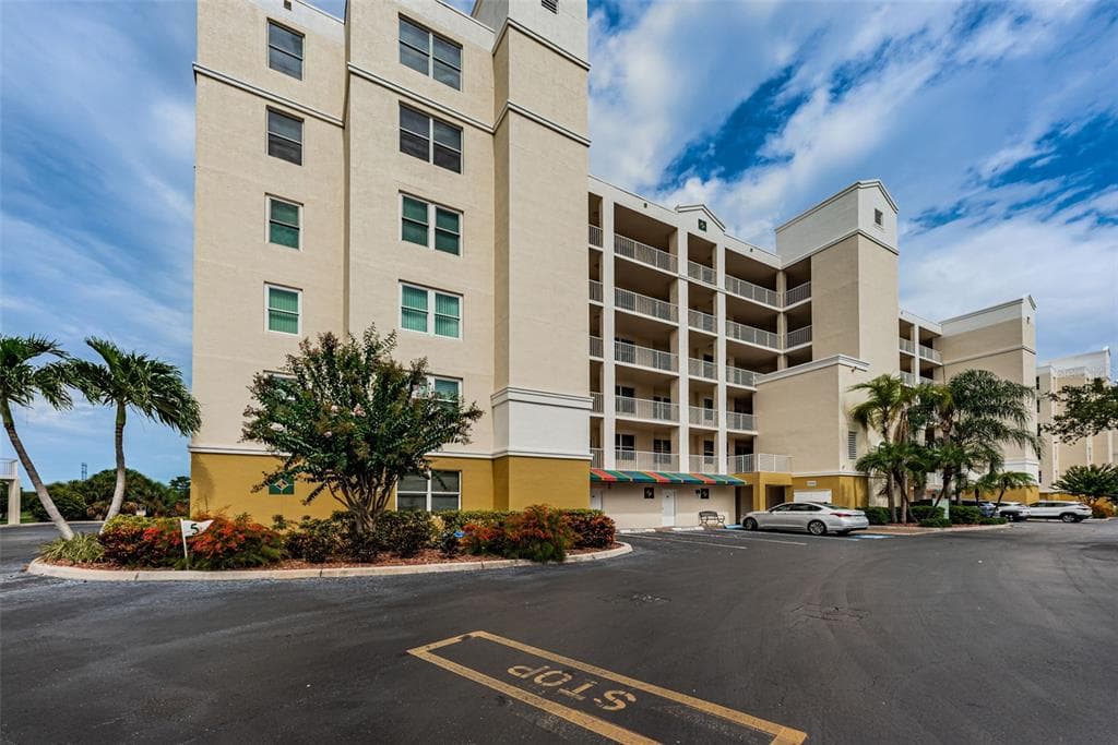 1200 COUNTRY CLUB DRIVE UNIT 5101 LARGO, FL 33771