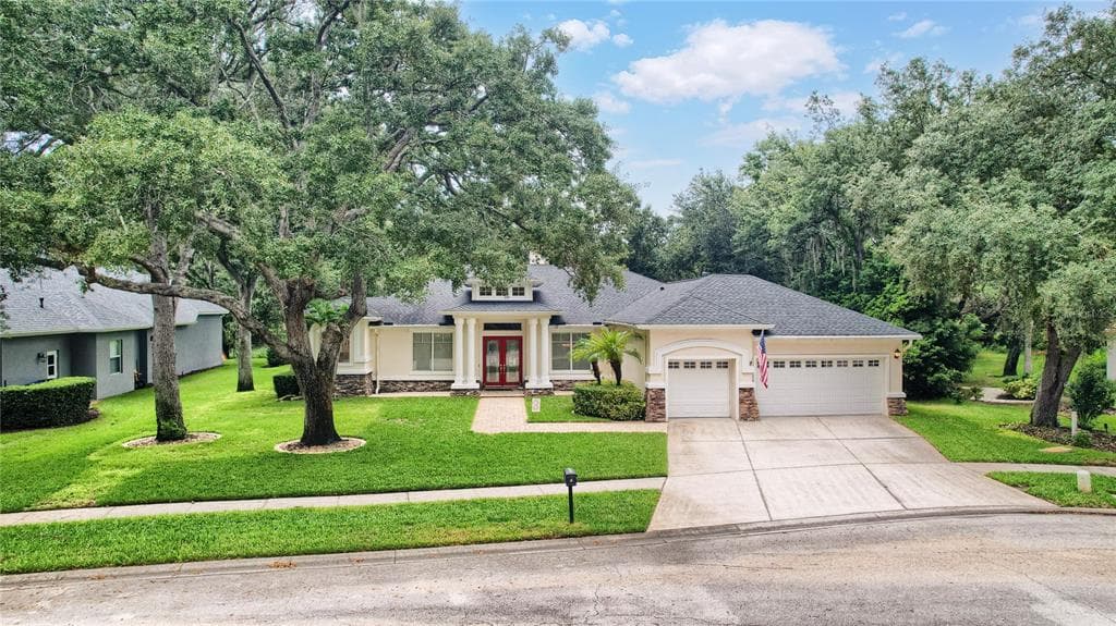 5603 EAGLEGLEN PLACE LITHIA, FL 33547