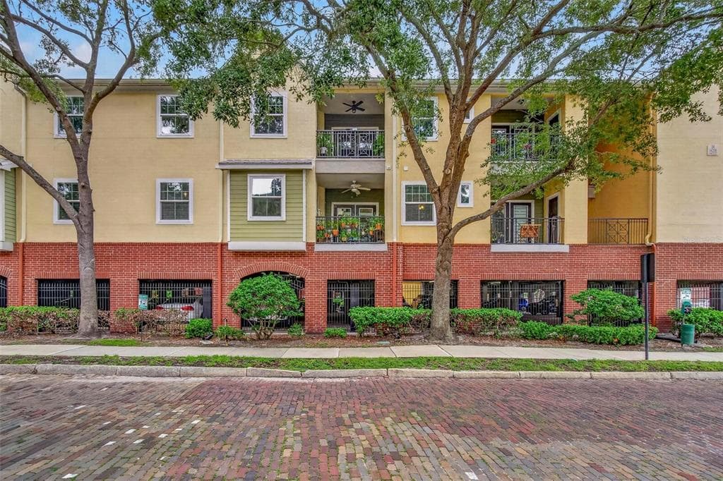 2010 E PALM AVENUE UNIT 14318 TAMPA, FL 33605