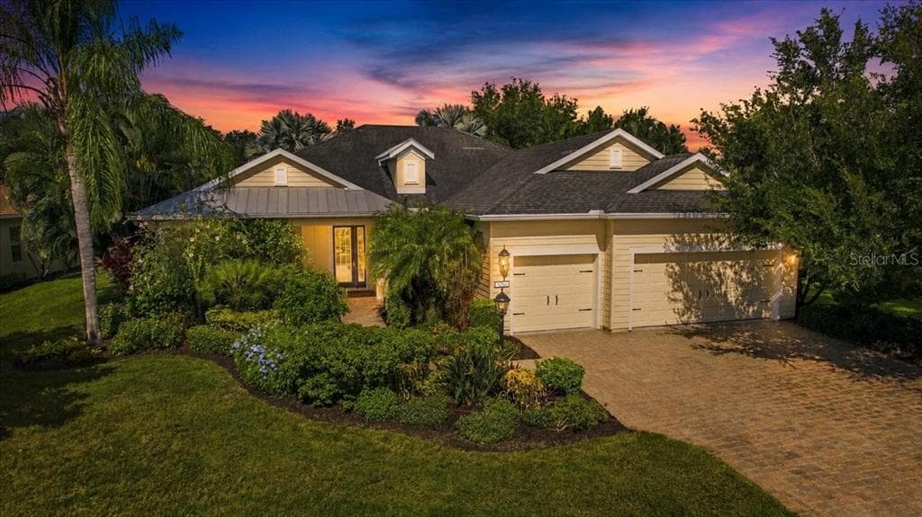 4704 SENECA PARK TRAIL BRADENTON, FL 34211