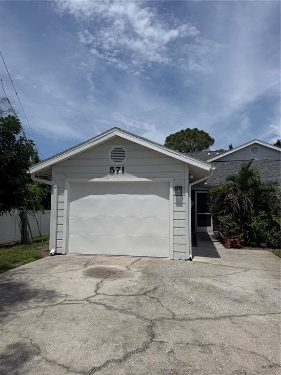 571 MILBURNE CLOSE