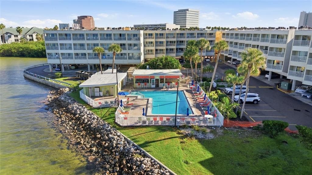 2506 N ROCKY POINT DRIVE UNIT 315