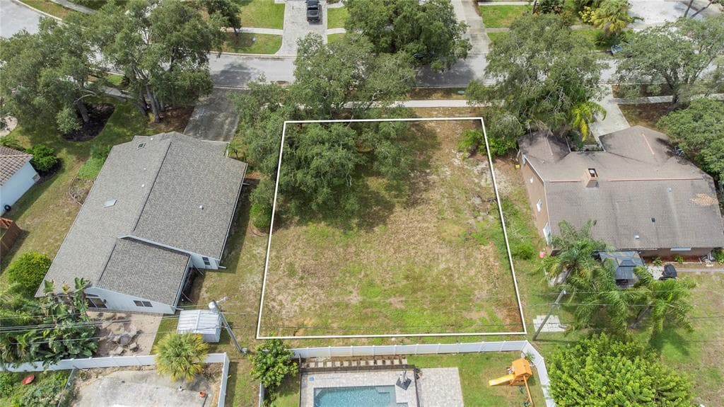 KENNETH WAY TARPON SPRINGS, FL 34689