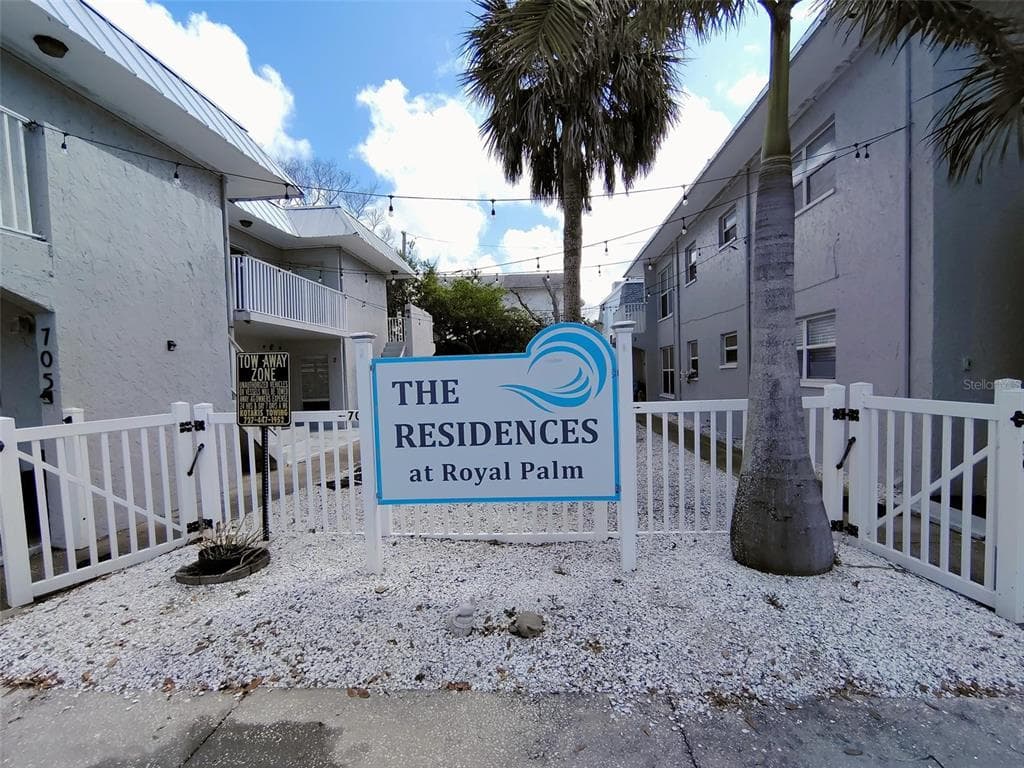 705 1ST STREET UNIT 3