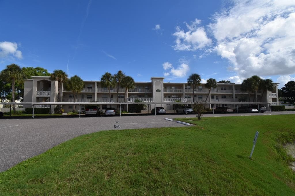 936 VIRGINIA STREET UNIT 102 DUNEDIN, FL 34698