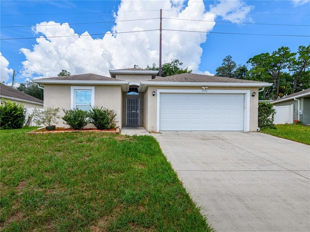 37154 HIGHLAND BLUFF CIRCLE DADE CITY, FL 33523