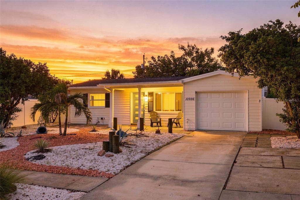 10926 TEMPLE AVENUE SEMINOLE, FL 33772