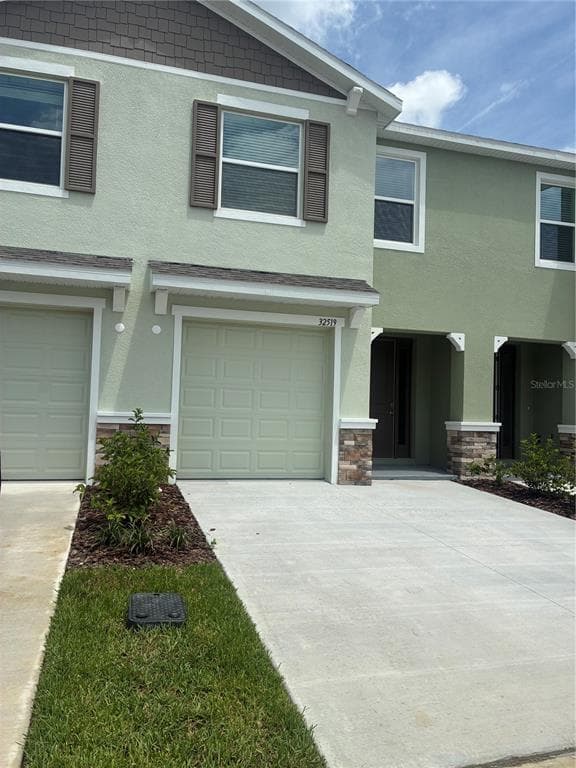 32519 MIDSUMMER NIGHT LANE WESLEY CHAPEL, FL 33543