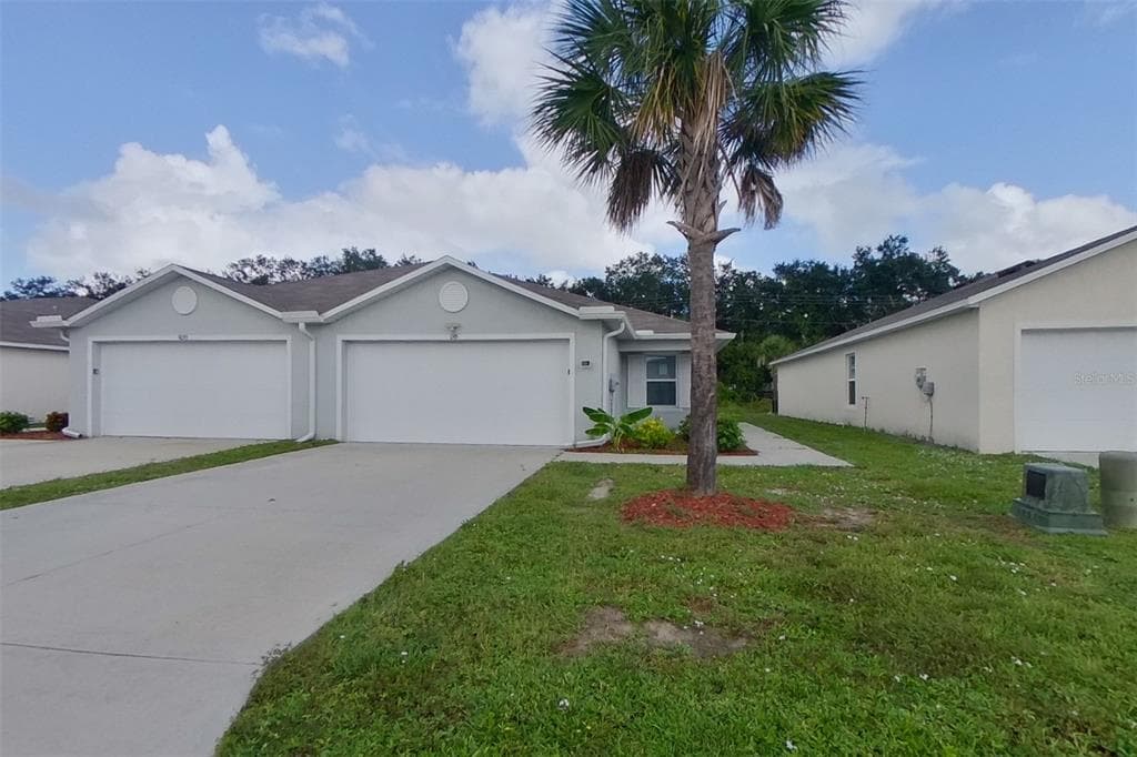 9095 AEGEAN CIRCLE LEHIGH ACRES, FL 33936