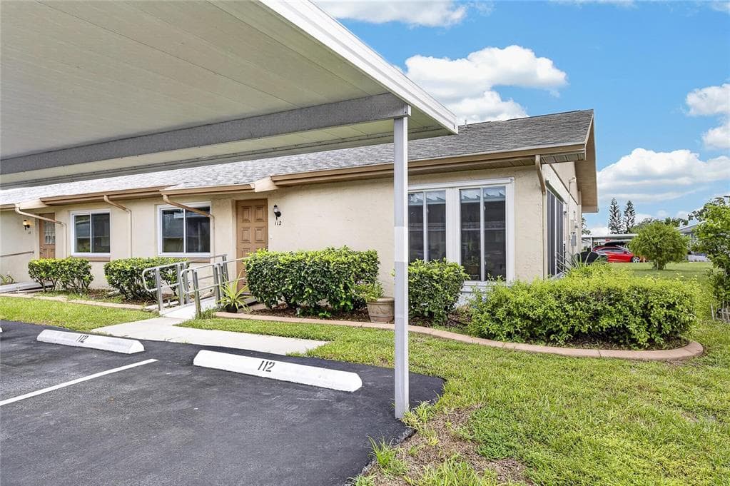 112 GLOUCESTER BOULEVARD UNIT 345 SUN CITY CENTER, FL 33573
