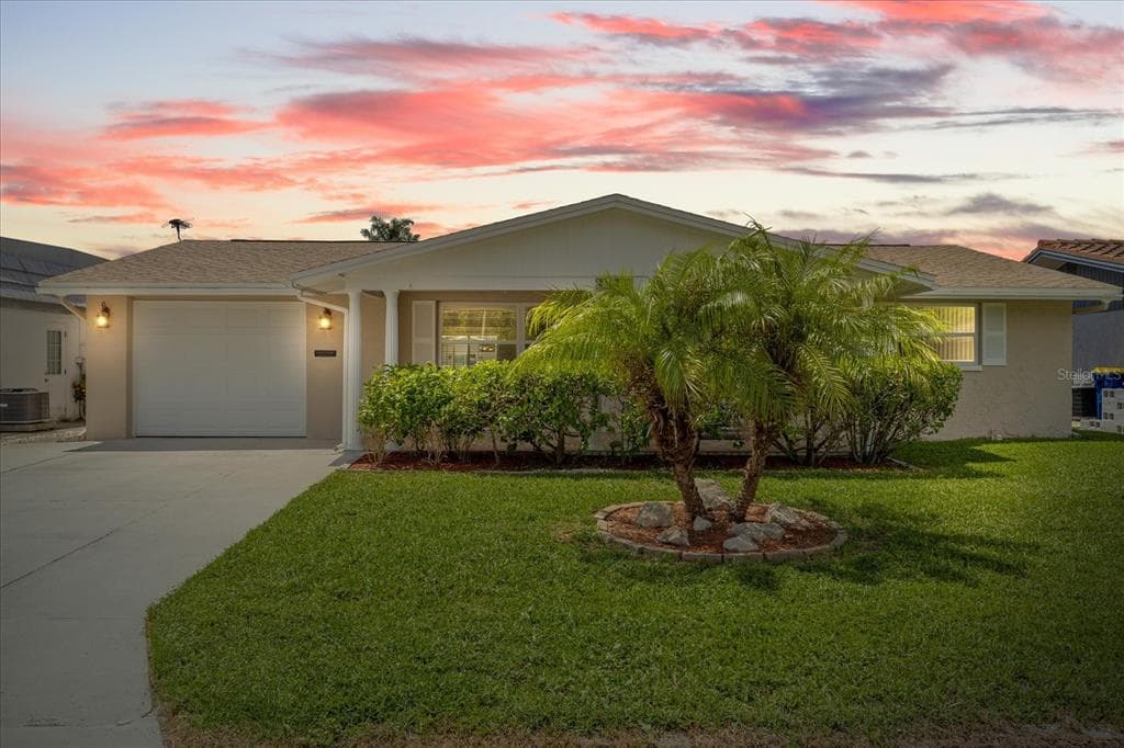 4933 SHELL STREAM BOULEVARD NEW PORT RICHEY, FL 34652