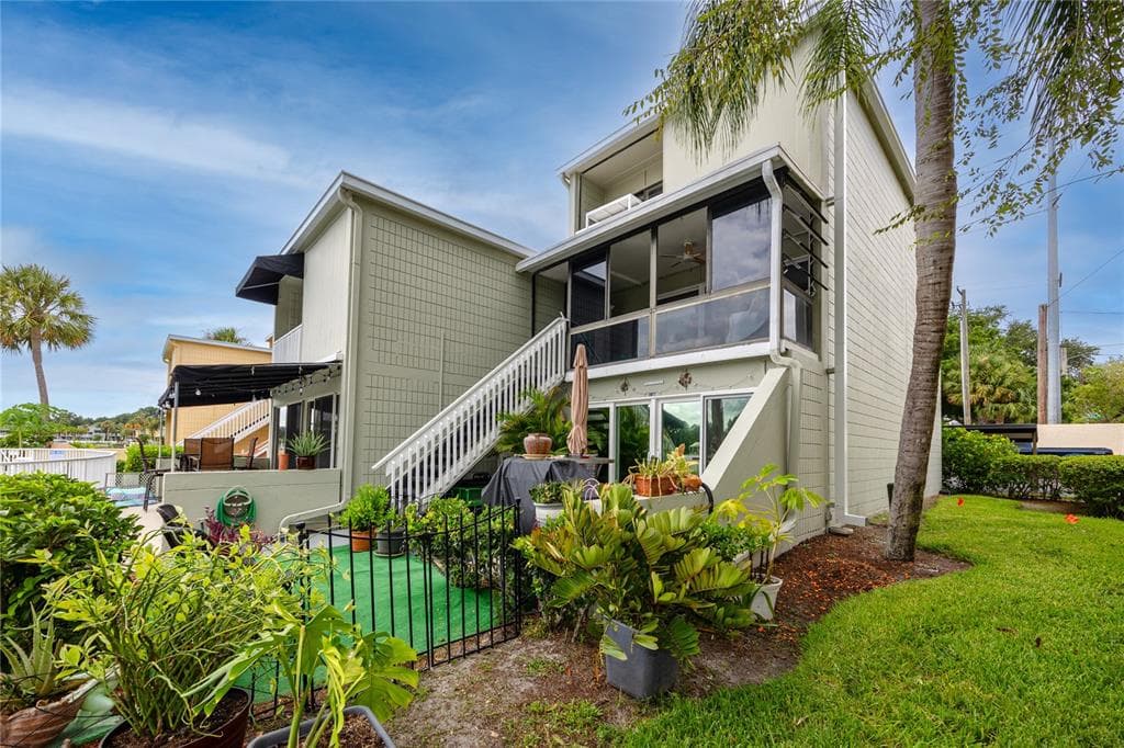 2424 W TAMPA BAY BOULEVARD UNIT G209 TAMPA, FL 33607
