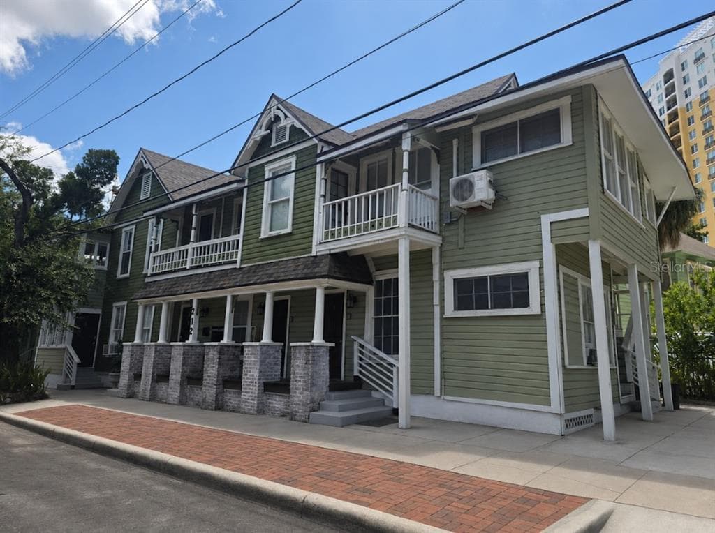212 W BEACH PLACE UNIT 4