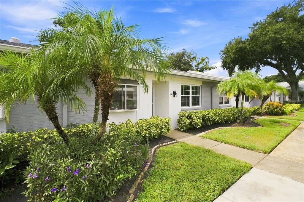 3370 STONEHAVEN COURT W UNIT B PALM HARBOR, FL 34684