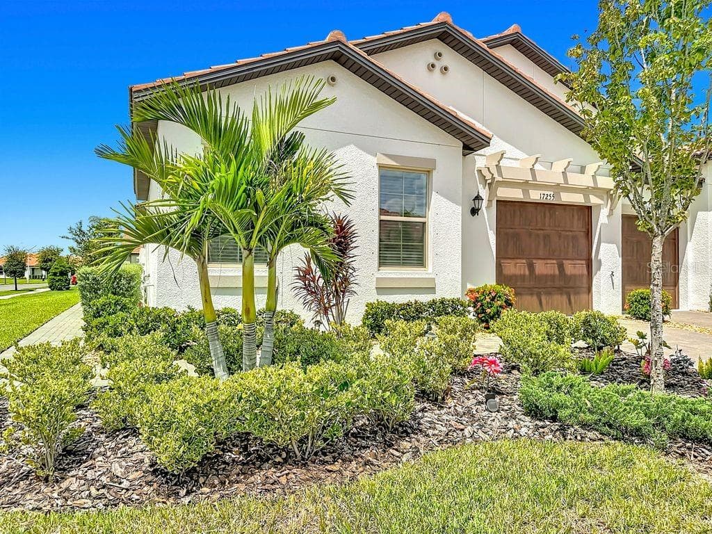 17255 HOLLY WELL AVENUE WIMAUMA, FL 33598